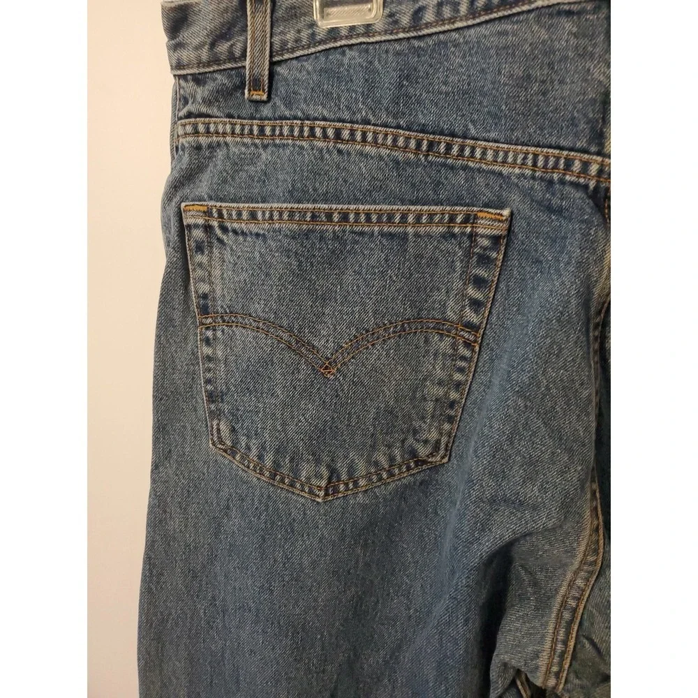 LEVI'S 505 Jeans Men's Size 42 x 30 Medium Wash Regular Fit Straight Leg Stretch